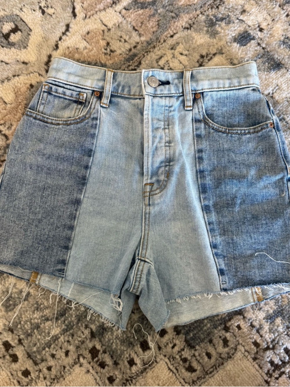 PacSun Two-Tone Light Blue Denim Cutoff Shorts - Picture 3 of 6